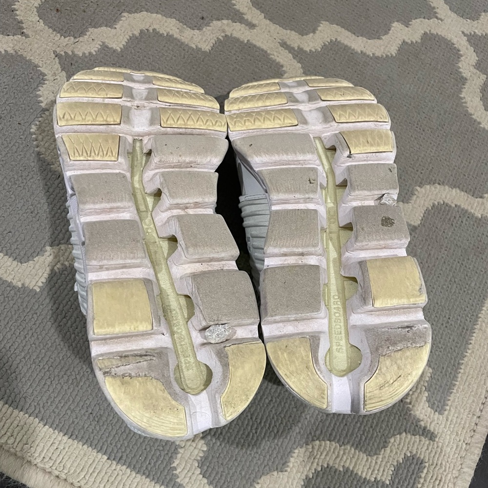 On Running Women's Sneakers in Light Gray and Pale Yellow - Picture 9 of 9